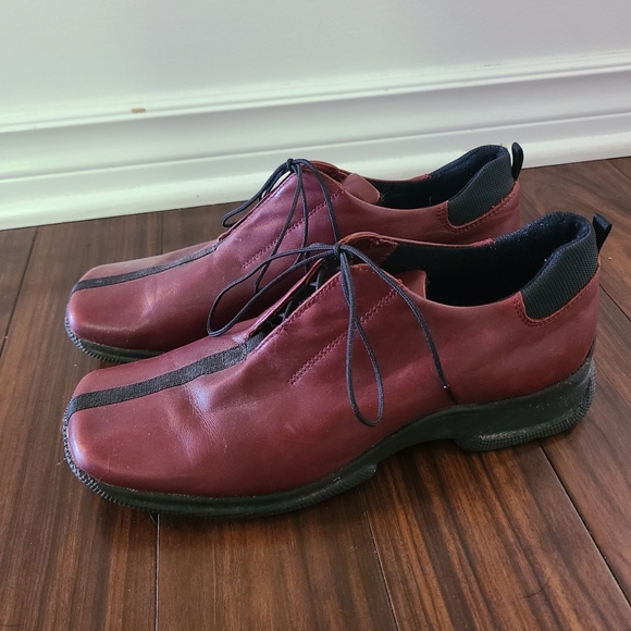 Burgundy Town Shoes Made in Italy size 8 - Picture 2 of 5
